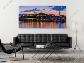 Wizualizacja obrazu miasta Bratysławy o zachodzie słońca. Obraz do sypialni, salonu, pokoju dziennego, biura, gabinetu, przedpokoju, jadalni.