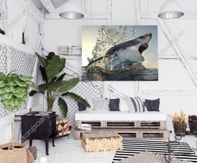 Wizualizacja obrazu z wizerunkiem rekina wynurzającego się spod wody. Obraz na ścianę do pokoju dziennego, salonu, sypialni, biura, gabinetu, przedpokoju, jadalni.