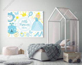 Wizualizacja obrazu do pokoju dziecięcego motywem Kopciuszka i zbiorem charakterystycznych elementów z bajki: karetą, szklanymi pantofelkami, zegarkiem i lustrem, na białym tle.