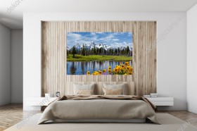 Wizualizacja obrazu przedstawiająca wiosenny krajobraz jeziora i słoneczników na tle lasu i górskich szczytów. Obraz do pokoju dziennego, sypialni, salonu, biura, gabinetu, przedpokoju i jadalni.