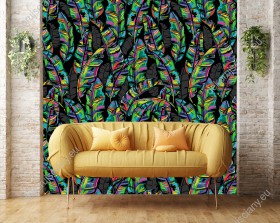 Wizualizacja tapety do pokoju dziennego, młodzieżowego, sypialni, salonu, przedpokoju, biura z motywem tropikalnym. Tapeta przedstawia kolorowe liście bananowca, na czarnym tle.