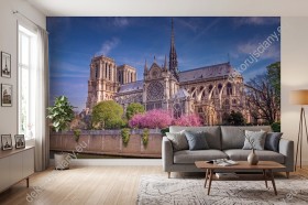 Obrazek 2 dla: Wizualizacja fototapety z widokiem na Katedrę NotreDame w Paryżu wiosną. Rodzaj takiej fototapety świetnie sprawdzi się w pokoju dziennym, salonie, sypialni, przedpokoju, jadalni, biurze.